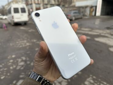 Apple iPhone: IPhone Xr, Б/у, 64 ГБ, Белый, Чехол, 80 %