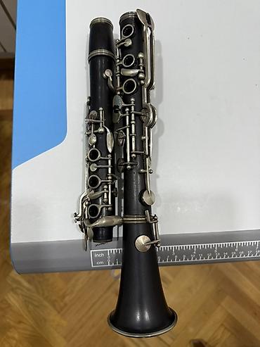 Klarnetlər: Klarinet – taxta nəfəsli musiqi aləti Xüsusiyyətlər: - Korpus: tünd — 1