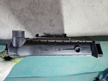 Радиаторы: Радиатор охлаждения двигателя BMW E30, 318i, 1991г.в. Оригинал BEHR — 20