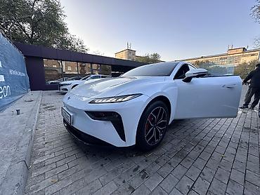xpeng p7: Dongfeng : 2025 г., Автомат, Электромобиль, Лифтбек — 2