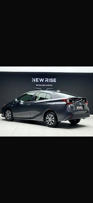 Toyota: Toyota Prius: 2021 г., 1.8 л, Автомат, Гибрид, Хэтчбэк — 2
