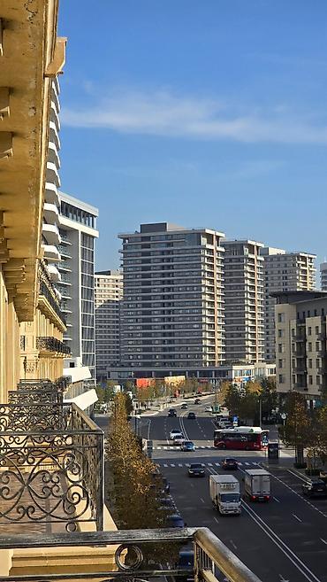 Mənzillər: Ağ şəhər, 5 otaqlı, Yeni tikili, m. Xətai, 210 kv. m — 3