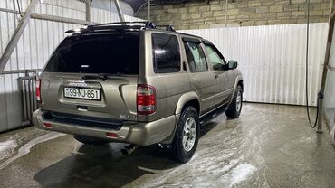 Nissan: Nissan Pathfinder: 3.5 l | Ofrouder/SUV — 13