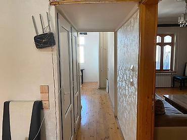 kirayə evlar: İcarəyə verilir 2 otaqlı köhnə tikili 75 m², Əhmədli m. 600 AZN/ay 2 — 4