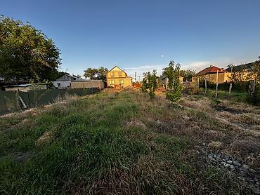 Продажа коттеджей и домов: Продаётся двухэтажный дом с приусадебным участком. Характеристики — 5