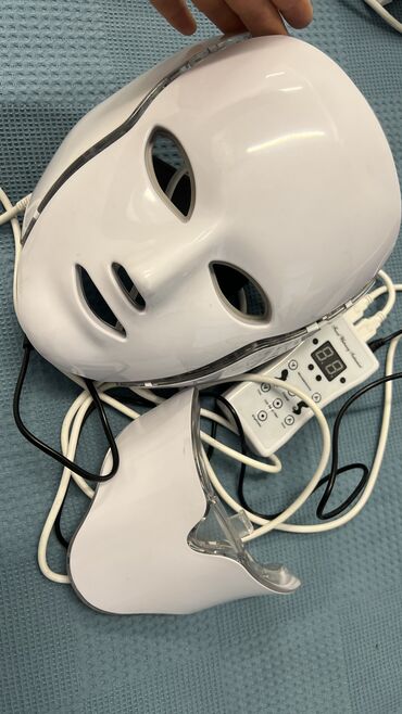 Оборудование для салонов красоты: Продаю Led -маску. Светодиодная маска помогает бороться с различными