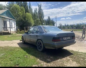 Mercedes-Benz W124: 1989 г., 2.3 л, Механика, Бензин, Седан