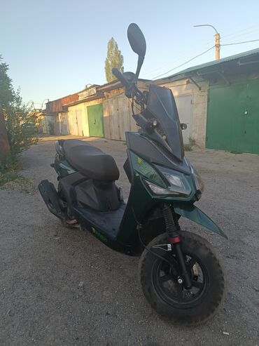 Скутеры: Скутер 150 куб. см, Бензин