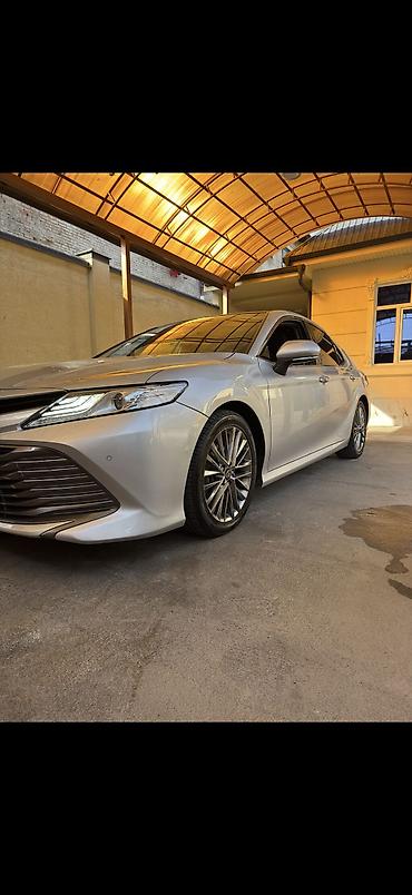 kia optima 2019: Toyota Camry: 2018 г., Бензин, Седан — 5