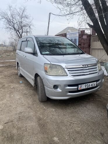 Toyota: Toyota Noah: 2003 г., 2 л, Автомат, Бензин, Вэн/Минивэн