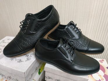 Туфли: Продаю новые мужские туфли 33 цена 700сомов. Отличное качество. Внутри