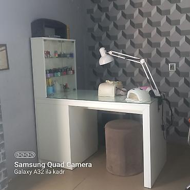 şuşe masa: Düz masa, Siyirməsiz, Polkalı, Şüşə, Kredit yoxdur — 1