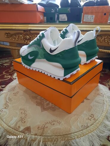 Кроссовки и спортивная обувь: Мужские кроссовки, 39, Новый, цвет - Зеленый, Платная доставка — 1