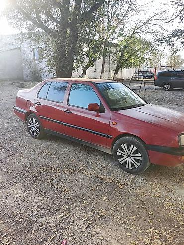 benda 700: Volkswagen Vento: 1992 г., 1.8 л, Механика, Бензин, Седан — 1