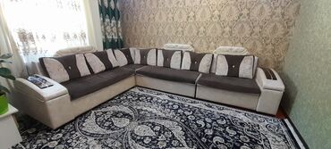 двухяросный диван: Угловой диван, цвет - Бежевый, Б/у