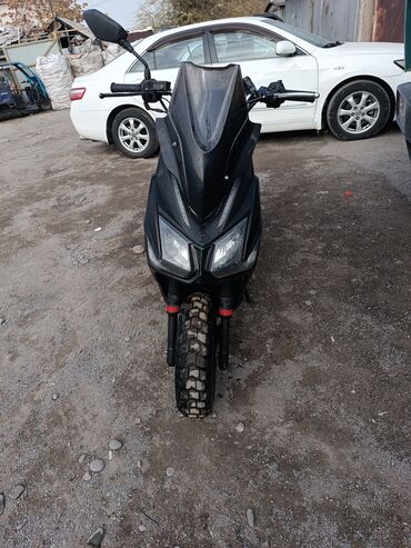 сдаю скутер в аренду: Скутер түрү Suzuki, 150 куб. см, Бензин