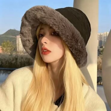 Ostala ženska odeća: Cena 1300din
Poručuje se,isporuka za nekoliko dana — 13