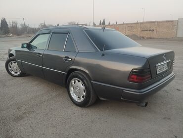 hunda sanata masin: Mercedes-Benz E 220: 2.2 l | 1994 il Sedan