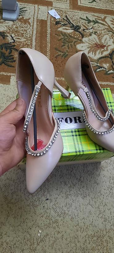 Digər ayaqqabılar: Ölçü: 35.5, Yeni — 9