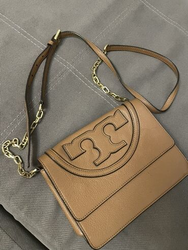 сколько стоит золотой браслет: Сумка через плечо от Tory Burch в оттенке кэмел, изготовленная из