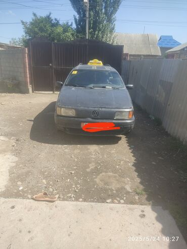 Volkswagen: Volkswagen Passat: 1992 г., 1.8 л, Механика, Бензин, Универсал