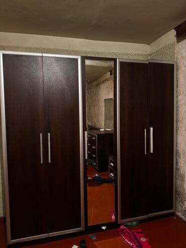 Dolablar: İşlənmiş, Açılan, 2 qapılı Düz dolab, Şifonyer -da lalafo.az — 4 Dolablar: İşlənmiş, Açılan, 2 qapılı Düz dolab, Şifonyer — 4