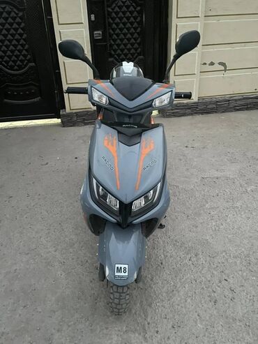 мотоцикл на продажу: Скутер Racing M8, 49 cc - Кузов: серый с оранжевыми акцентами и