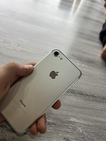 Apple iPhone: IPhone 7, Gümüşü, Barmaq izi, Face ID — 15