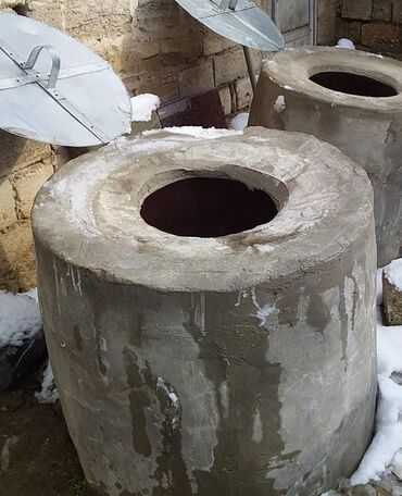 Soyuducu vitrinləri: Bir eded tendir.qiymet 300 man.istifade edilmeyib(14eded corek
