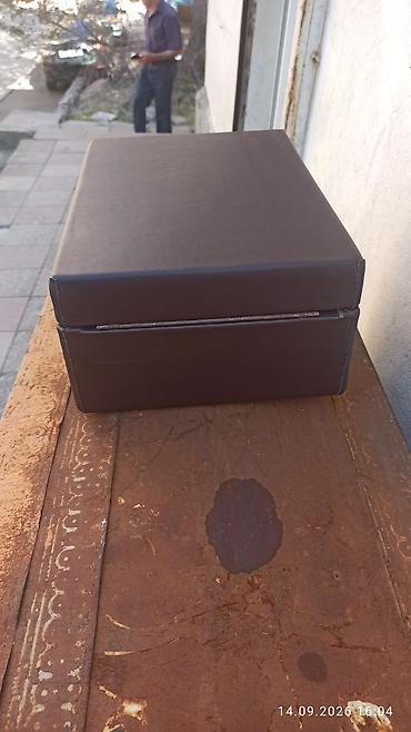 retro gramofon: Portativ vintaj qrammofon satılır. Çamadan tipli korpusda hazırlanıb — 2