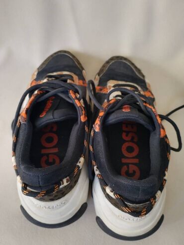 Women's Sneakers and athletic shoes: 38 — 11