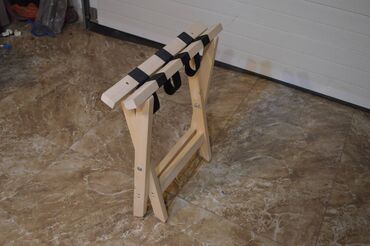 Ostali nameštaj: Prodajem stalak za kofere koji čini komfor u vašem apartmanu ili kući na lalafo.rs — 2 Ostali nameštaj: Prodajem stalak za kofere koji čini komfor u vašem apartmanu ili kući — 2