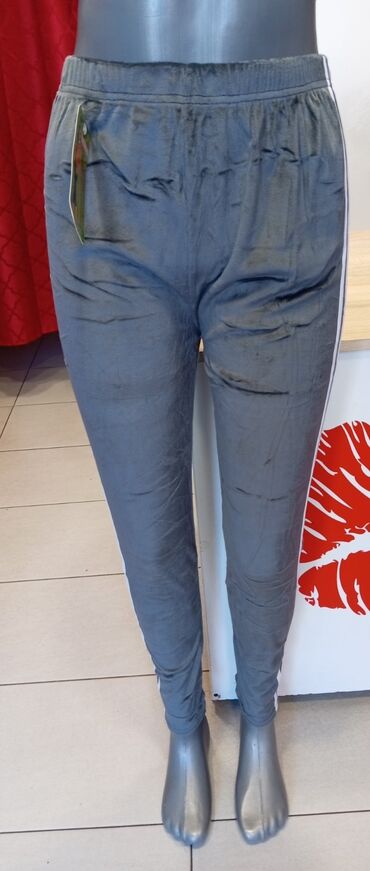 Donji deo: Ženske trenerke pliš elastin 
vel. S. M. L. Xl. 
Cena 999din 💋 — 8