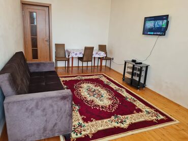 kiraye evler montin: Xırdalanda Araz marketin yanında bazara yaxın sentirdə yol kənarı