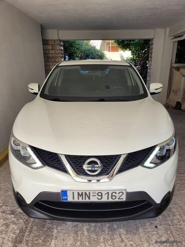 Nissan Qashqai: 1.5 l. | 2015 έ. SUV/4x4