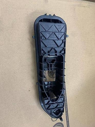 bež: NOSAC LAMPE DESNOG ZAD SVETLA ZA VOLKSWAGEN UP! - 1S0945258A | Nosac — 1