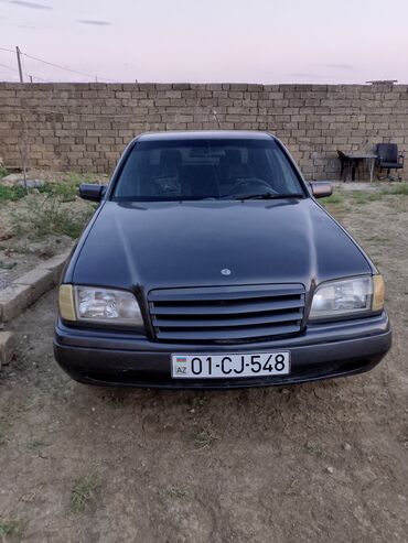 xacmaz masin: Mercedes-Benz 200: 2 l | 1994 il Sedan