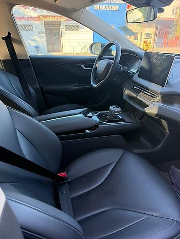 geely geometry c: Huanghai : 2021 г., 0.1 л, Автомат, Электромобиль, Седан — 8