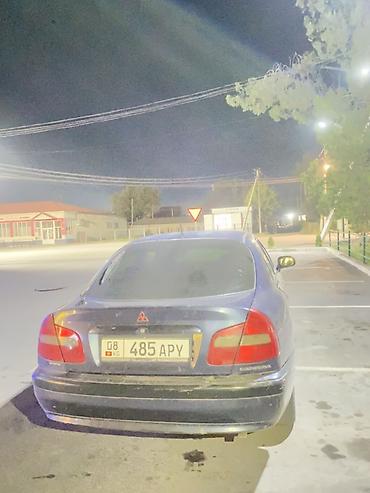 максус авто: Mitsubishi Carisma: 2002 г., 1.6 л, Кол менен иштөөчү, Бензин, Седан — 3