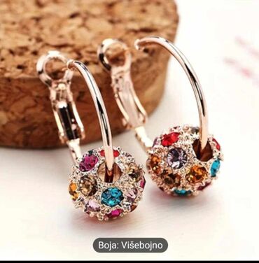 raca nakit: Material: Cubic zirconia