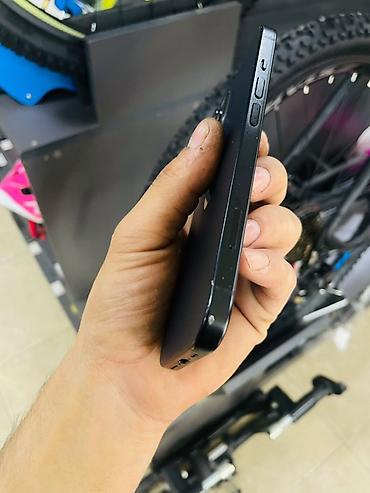 iphone: IPhone 13, Qara — 4