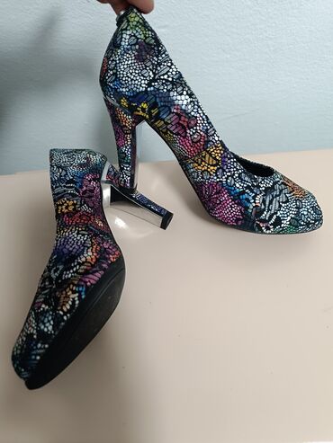 Salonke: Salonke, Stefano, 37 — 3