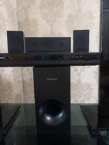 мини кинотеатр: Домашний кинотеатр Samsung 5.1 Комплектация: - Две напольные — 2