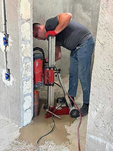 Beton işləri: Xidmət: Beton kəsmə və deşmə - Dəqiq kəsim və deşmə işləri: divar — 13