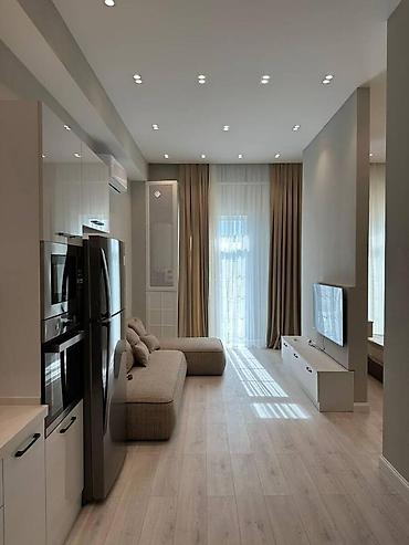 yasamalda evler: İcarəyə verilir 2 otaqlı yeni tikili 51 m², Ağ şəhər q. Kateqoriya — 1