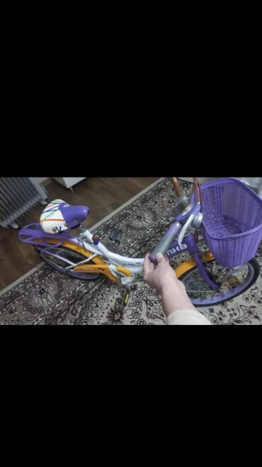 детский велосипед хелло китти 14: Велосипед почти как новый. 
Для девочек.
В фиолетовом цвете