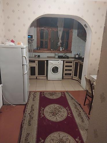 Mənzillər: Kirayə üçün 2 otaqlı mənzil (mebellə) - Yataq otaqları: 2 ədəd. Hər — 10