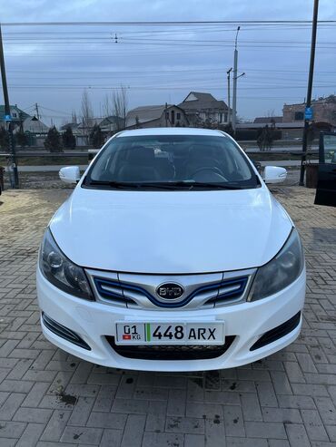 byd e5 2019 характеристики: BYD : 2019 г., 2 л, Автомат, Электромобиль, Седан