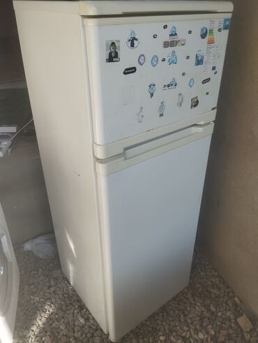 tava elektrik: Bir kameralı məişət soyuducusu - Üst hissədə ayrıca dondurucu bölmə