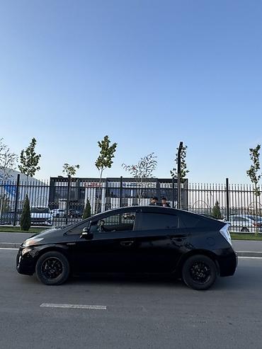 грандер 2023 цена: Toyota Prius: 2011 г., 1.8 л, Вариатор, Гибрид, Лифтбек — 3